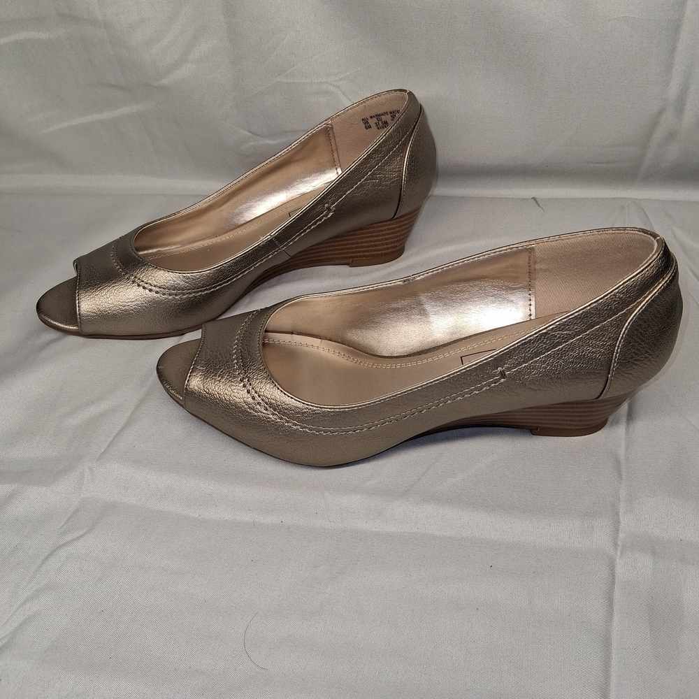 Laura Scott Metallic Gold Peep Toe Wedge Pumps